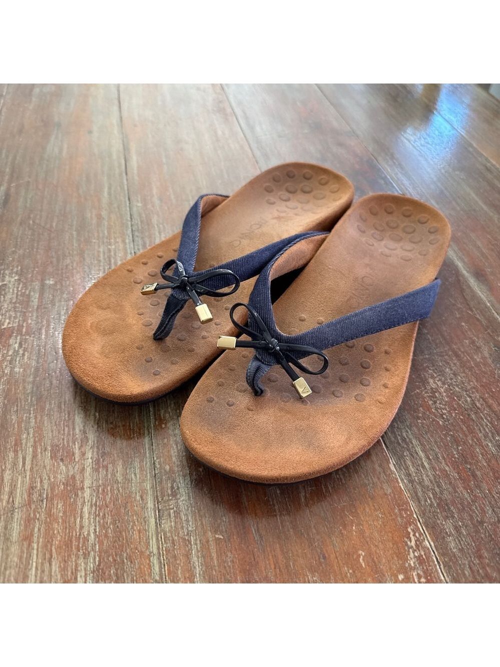 Vionic Bella II Navy Denim Orthotic Thong Sandals with Bow - Women’s Size 11